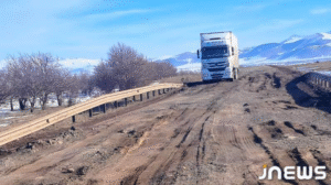 მეზობელ ქვეყნებთან დამაკავშირებელი საერთაშორისო საავტომობილო გზები გადაუდებელი აღდგენითი სამუშაოების მოლოდინშია