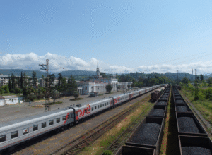 ბოლო პერიოდში აფხაზეთის სარკინიგზო მონაკვეთზე გადაზიდვების და შემოსავლების ზრდამ ინფრასტრუქტურის გაუმჯობესება განაპირობა