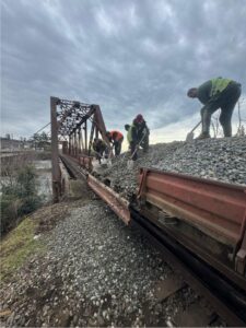 თვითგამოცხადებული აფხაზეთის რკინიგზის და ოჩამჩირის ნავსადგურის კონკურენტ სატრანსპორტო დერეფნად წარმოჩენა მხოლოდ რუსეთის კუთვნილი ტვირთების გადაზიდვების პირობებშია შესაძლებელი